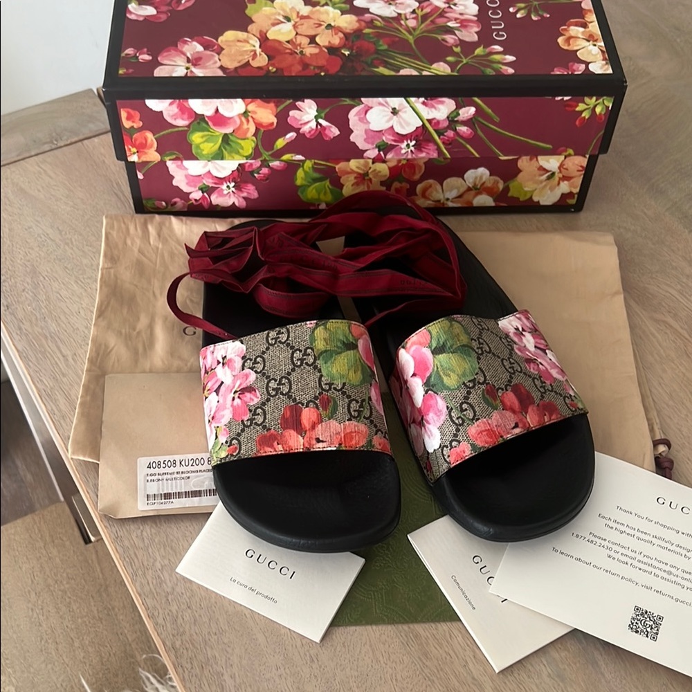 Gucci GG Supreme Multicolor Slides